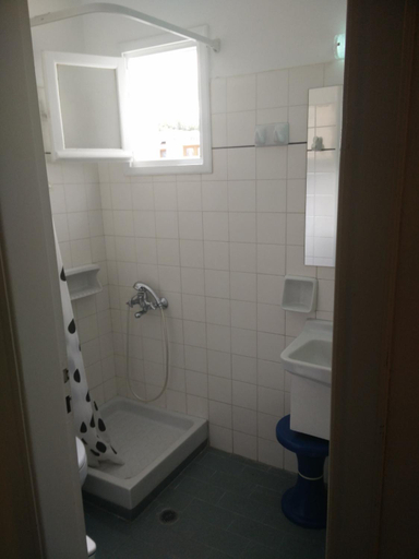 Bathroom 3, Dolphins Apartments, South Aegean