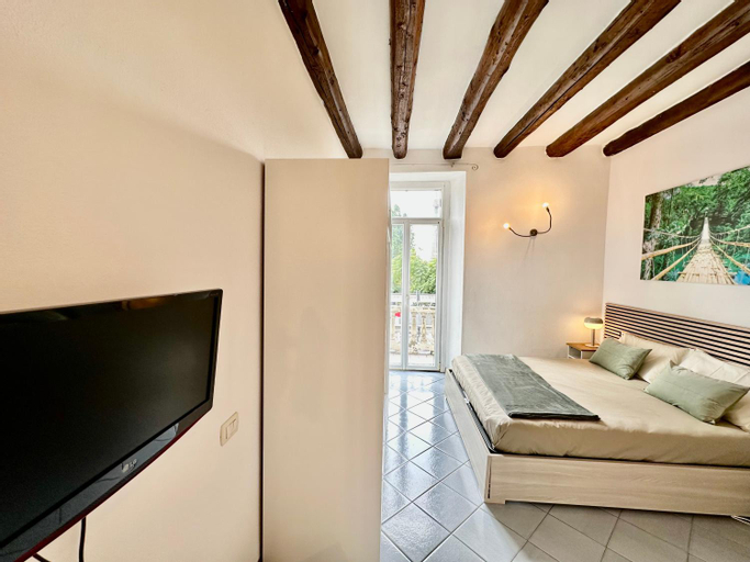 Others 5, Near Airport - LOFT Universita 4 posti letto, Bergamo