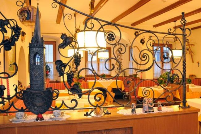 Food & Drinks 2, Roter Adler, Bolzano