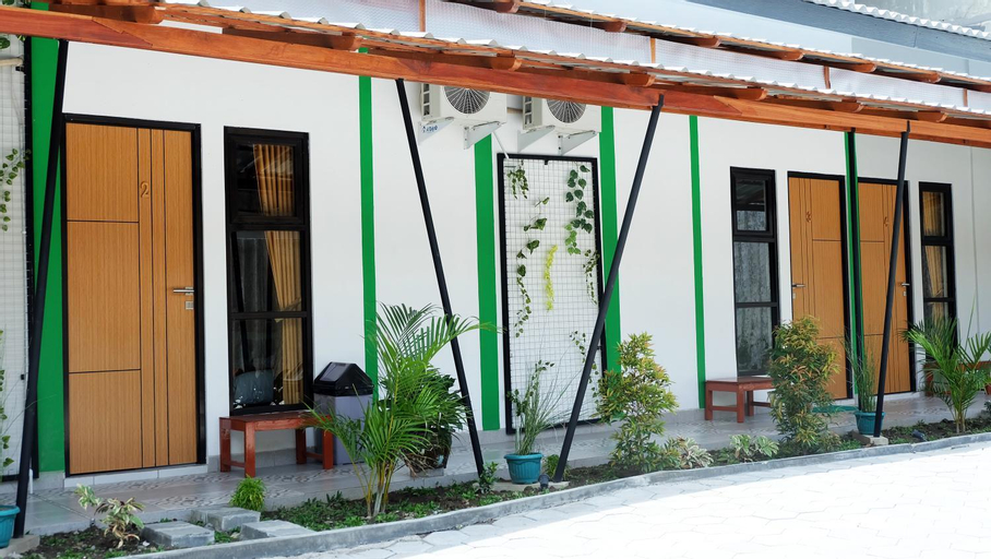Exterior & Views 21