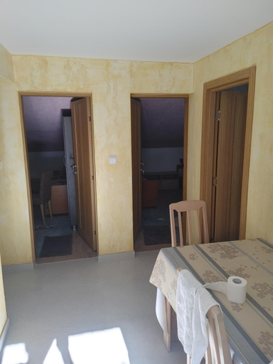 Others 5, Vila Sipovac