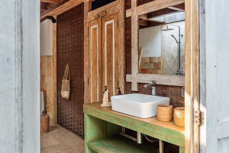Others 5, Jawa House, Lombok