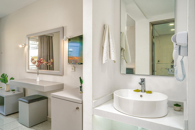 Bathroom 3, Poseidon Beach Hotel, Ionian Islands