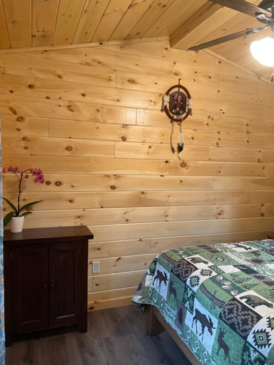Others 1, Lincoln Log Cabins, Grafton