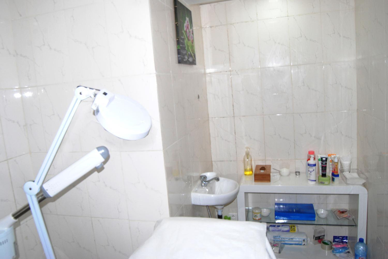 Bathroom 5, Benin Royal Hotel, Cotonou