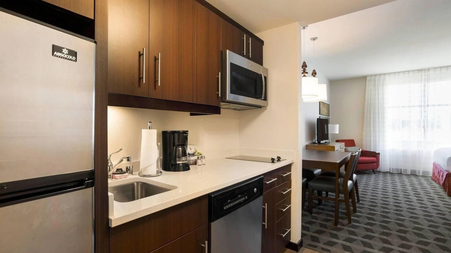 Dining Room 10