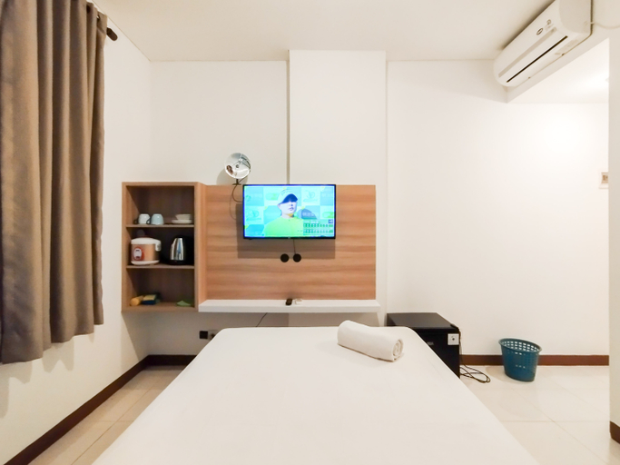 Bedroom 2, Classic Studio (No Kitchen) with City View at Lodge Paskal Apartment By Travelio, Bandung