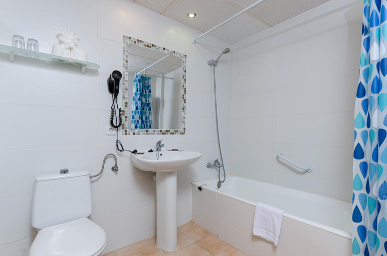 Bathroom 4, Mariner Club, Baleares