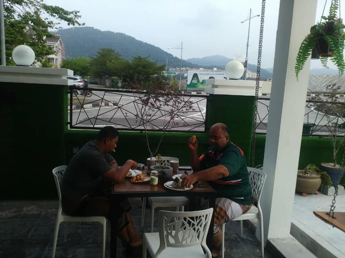 Food & Drinks 5, The Best Hotel in Bayan Lepas - The Lov Penang, Barat Daya