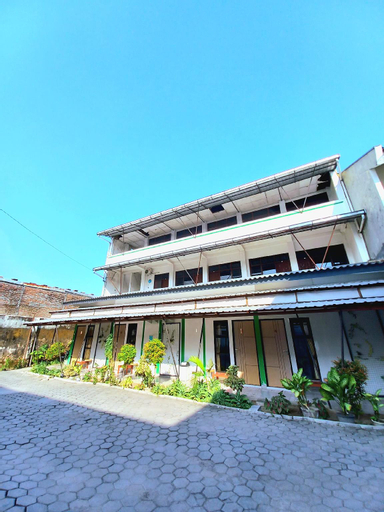 Exterior & Views 15
