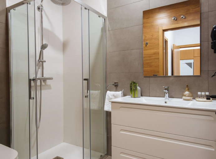 Bathroom 4, Guadalupe 15 by Magno Apartments, Sevilla