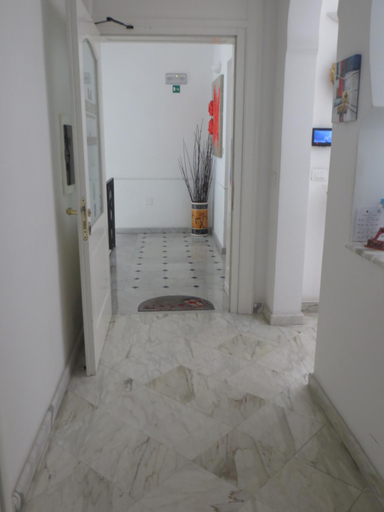 Public Area, B&B Mini Hotel Incity-close train station and port-, Salerno