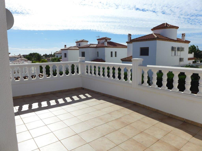 Others, Villa California, Tarragona