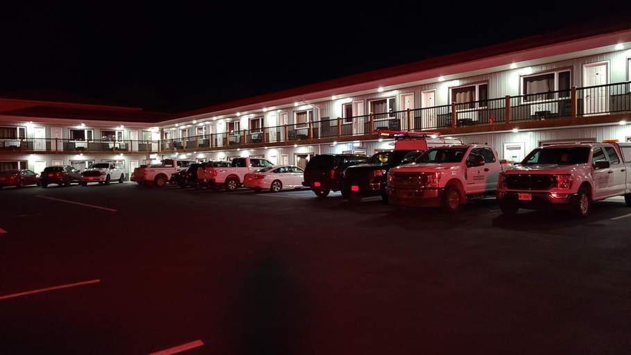 Others 4, Outdoorsman Motel, Algoma