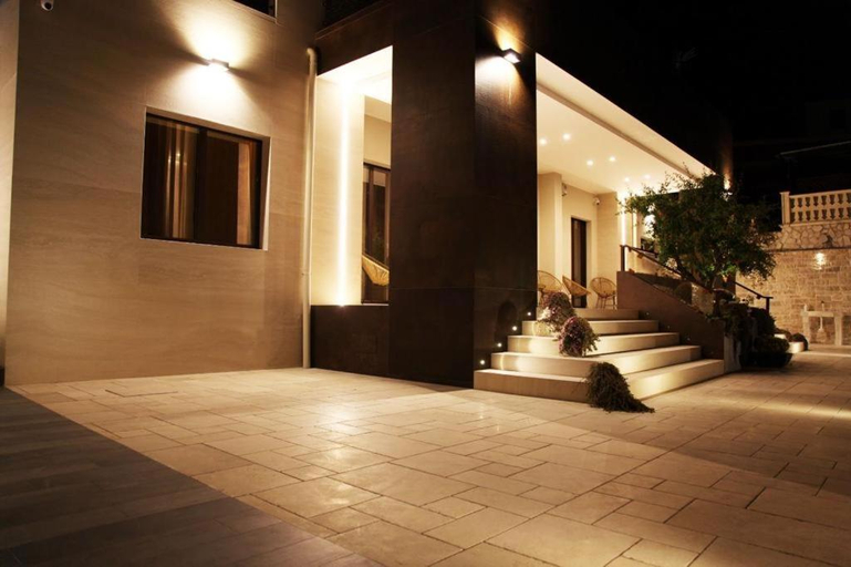 Others 3, B&B Villa Grace, Bari