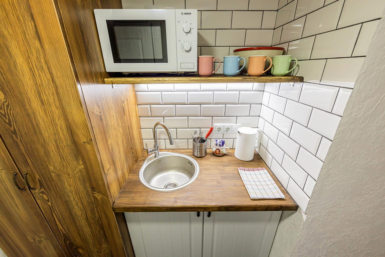 Kitchen 3, Kyiv Saksahanskoho Apart Hotel, Holosiïvs'kyi