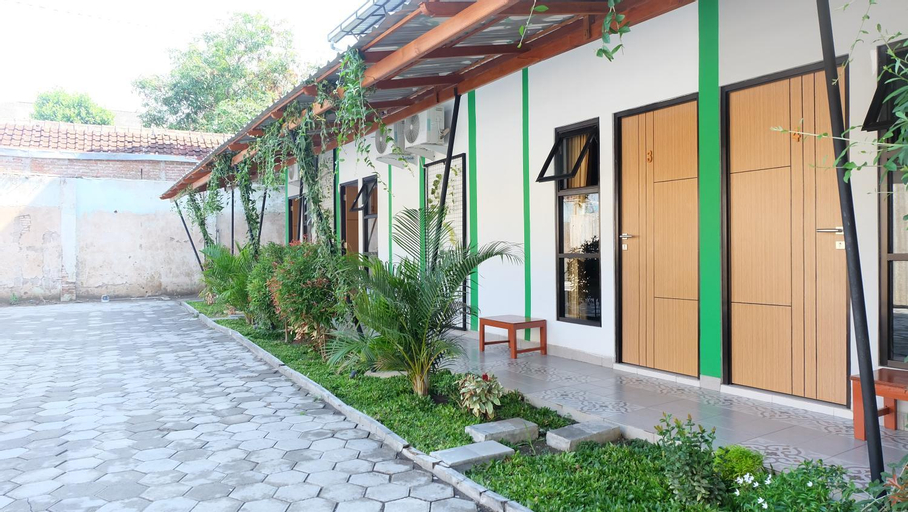 Exterior & Views 18