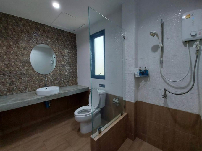 Bathroom 3, Evergreen Koh Chang Resort, Koh Chang
