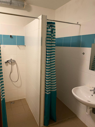 Bathroom 4, Easy Housing, Praha 2
