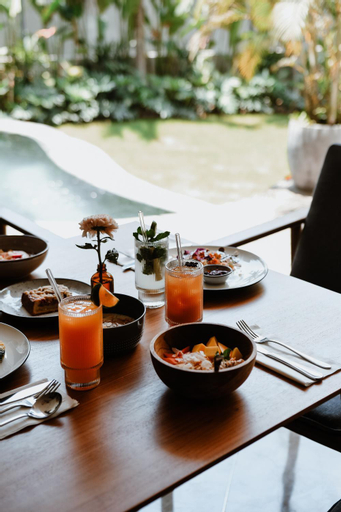 Food & Drinks 23