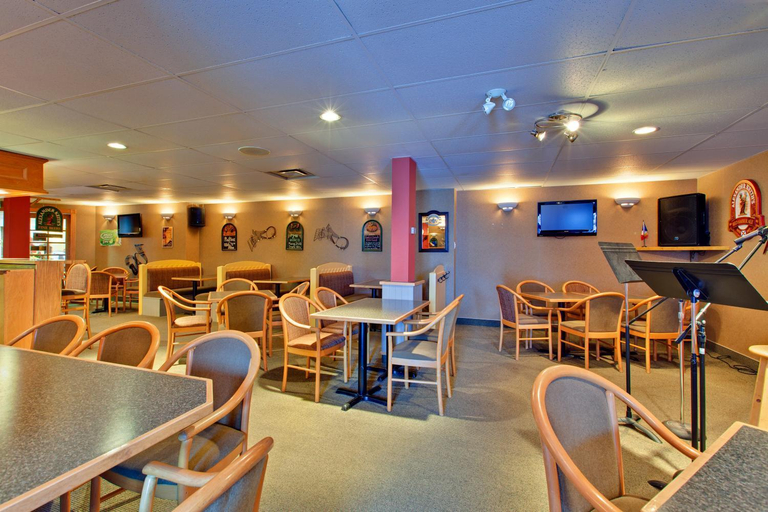 Food & Drinks 5, Days Inn by Wyndham Stephenville, Division No. 4