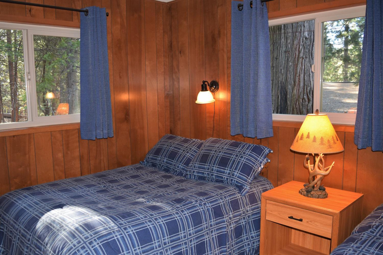 Bedroom 2, 11B Sequoia House, Mariposa