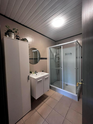 Bathroom, Le Clos fleuri, Luxembourg