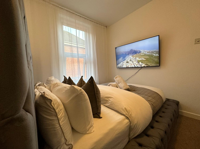 Others 4, The smaller new refurbished ensuite room 5min from beach parking in Guest house, Bournemouth