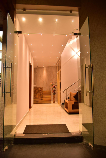 Public Area 3, Le Oak Inn, Mysore