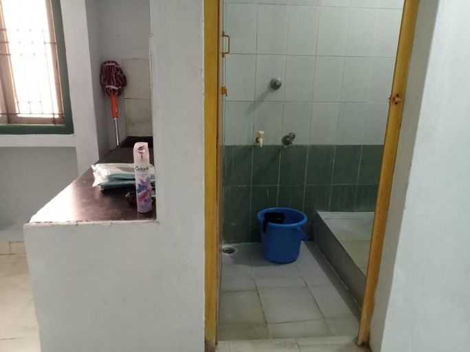 Bathroom 2, Hallima Service Apartments Home Stay Purpose Guest House 3, Pudukkottai