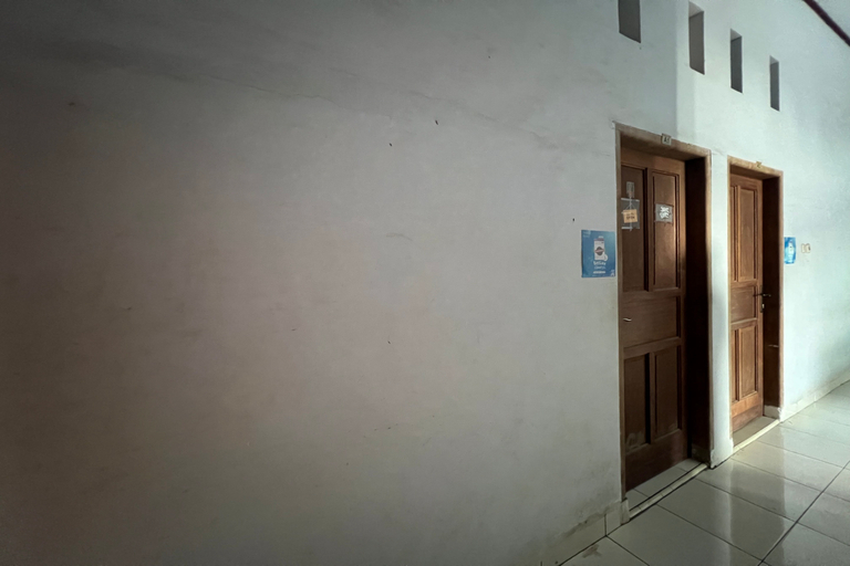 Public Area 4, OYO 93683 Kost Naura, Gowa