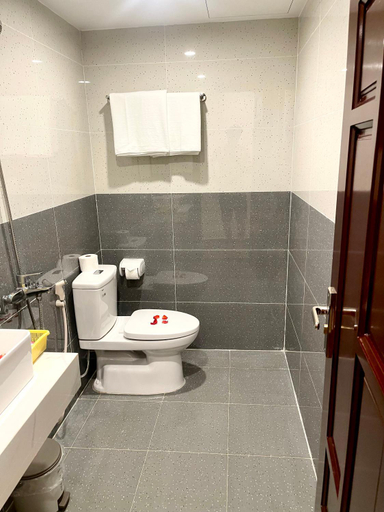 Bathroom 2, KING KONG HOMESTAY, Da Nang