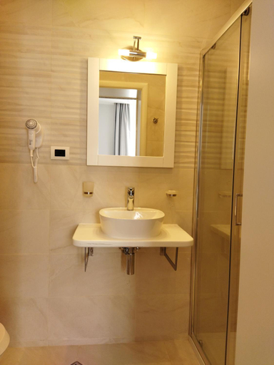 Bathroom 3, Hotel House K21, Stolichna