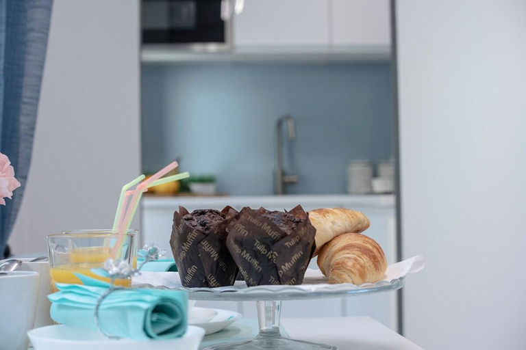 Food & Drinks 5, WLR Apartments - Hoza III, Warsaw