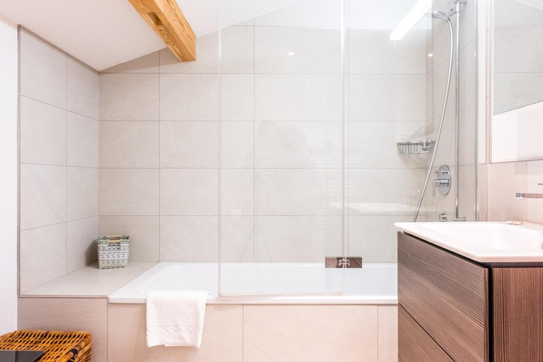 Bathroom 2, Apartment Muhlegaden 5.5 - GRIWA RENT AG, Interlaken