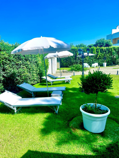 Others 5, Villa Pignatelli, Bari