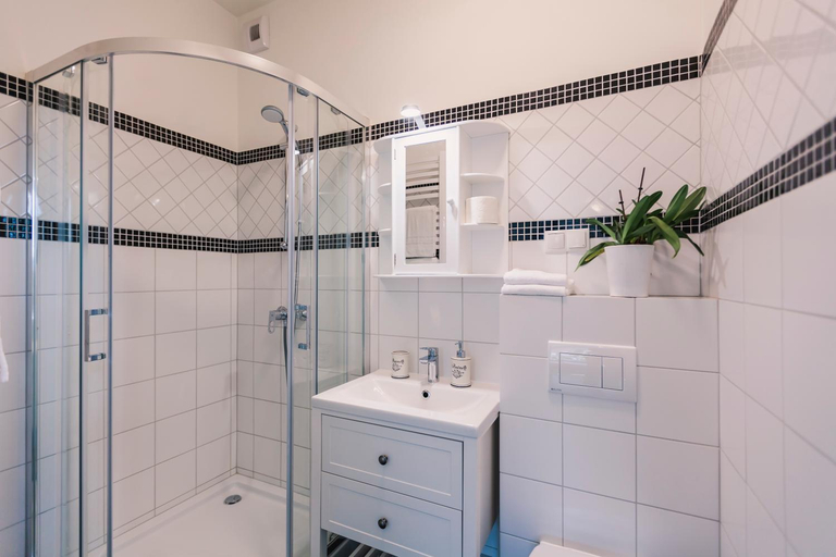 Bathroom 14