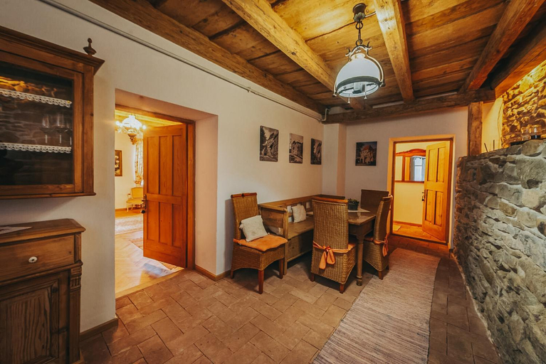 Others 2, Pensiunea Zidul Cetatii, Sighisoara