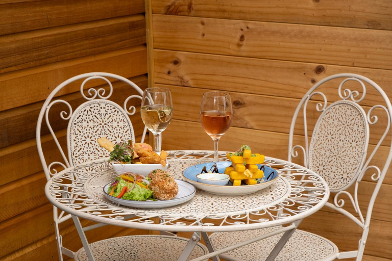 Food & Drinks 5, Benger Garden Chalets, Central Otago