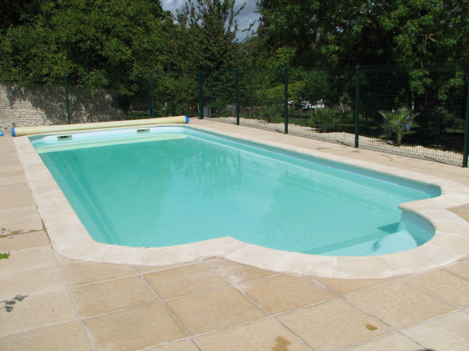 Sport & Beauty, Chic Apartment in Segonzac with Swimming Pool, Charente