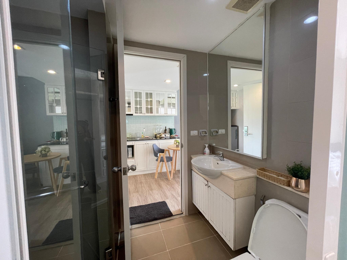 Bathroom 3, The Blu X bangsaen Grand Suite, Muang Chon Buri