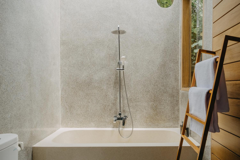 Bathroom 9