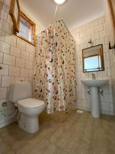 Bathroom, Happy Land Hotel, Sant Katrin