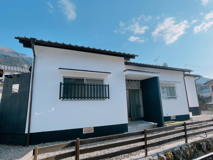 Exterior 9