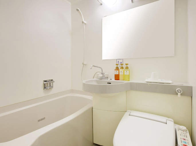 Bathroom 28
