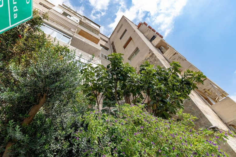 Exterior & Views, King George Suites