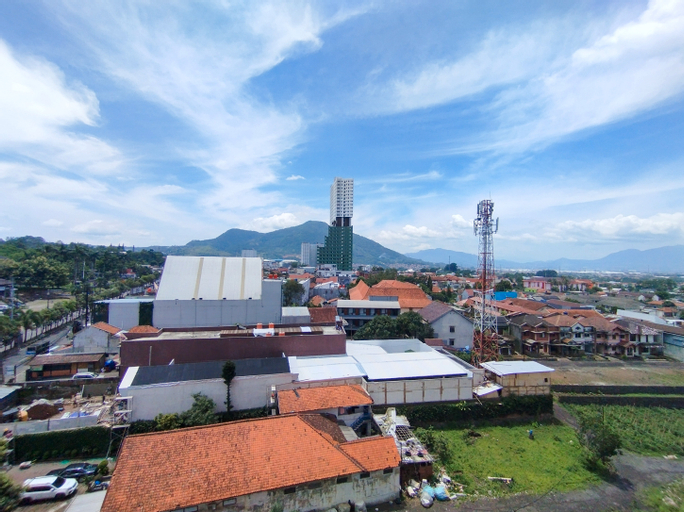 Exterior & Views 5, Modern Studio Design at Harvard Jatinangor Apartment By Travelio, Sumedang