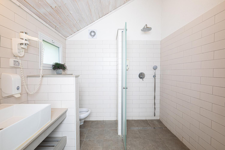 Bathroom 2, Nir David Country Lodge
