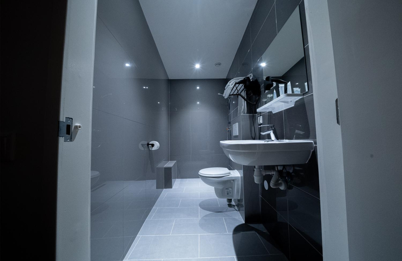 Bathroom 4, MA Airport Hotel Hoofddorp, Haarlemmermeer