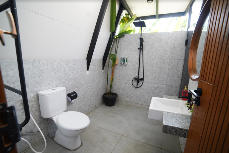 Bathroom 4, Ubu Villa Coconut, Sleman